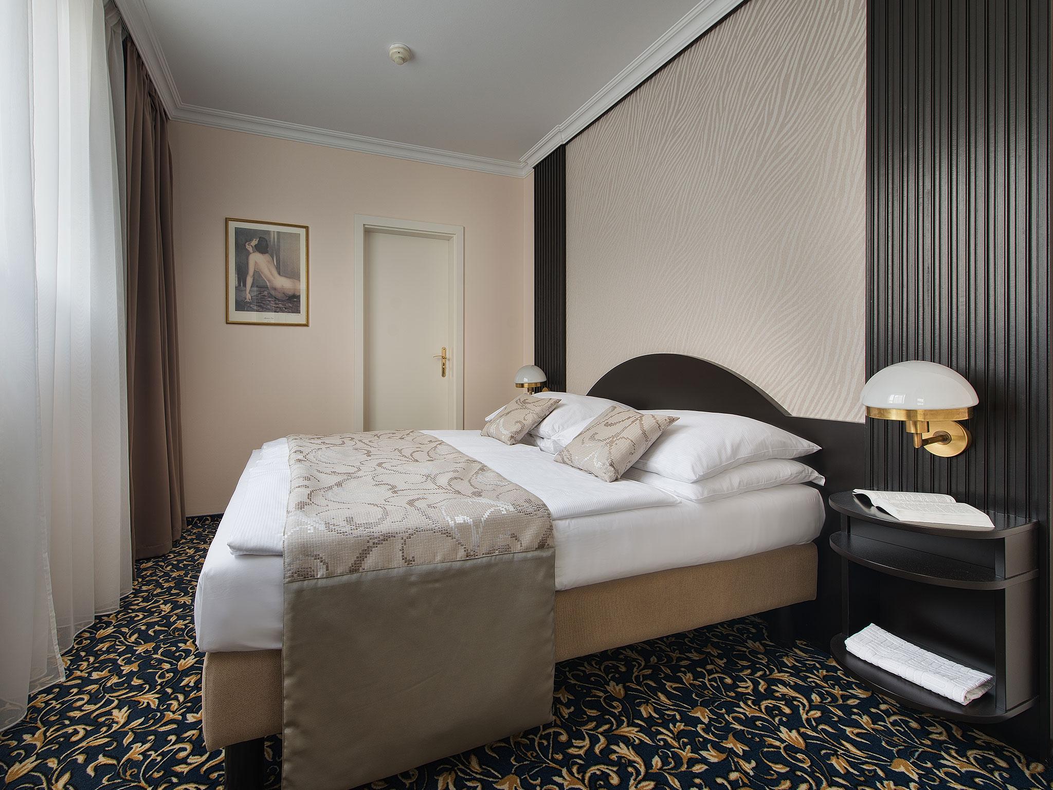 Отель Ea Royal Esprit 4*