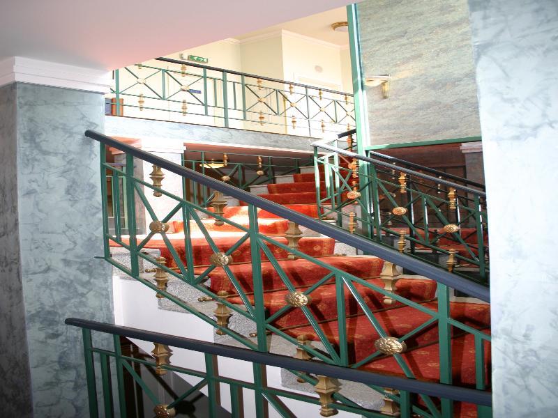 Ea Royal Esprit 4* Прага