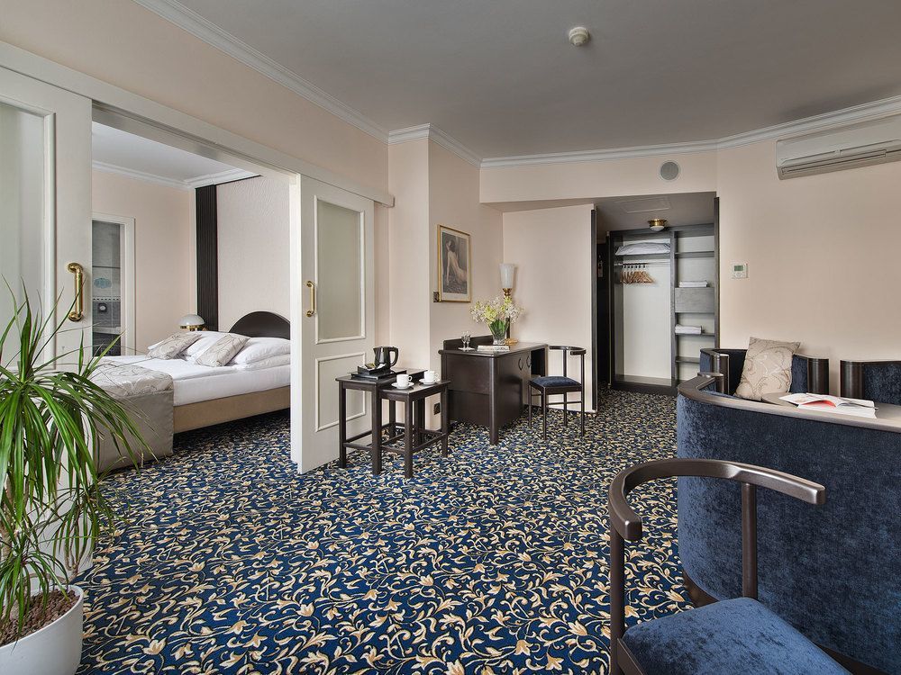 Отель Ea Royal Esprit 4*